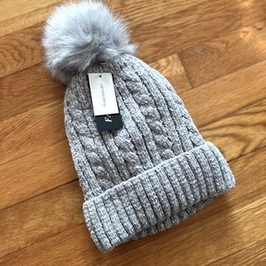 NWT Francesca’s grey winter hat with pom pom
